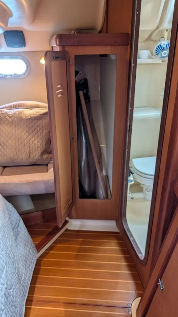 Slide: The Image of Hunter 430 1998 - 23