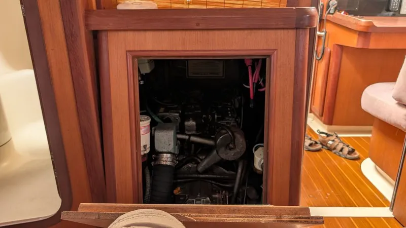 Slide: The Image of Hunter 430 1998 - 24