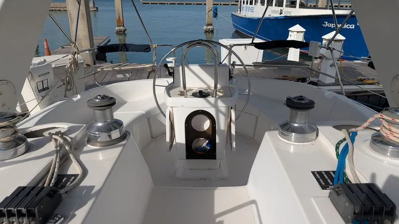 Slide: The Image of Hunter 430 1998 - 3