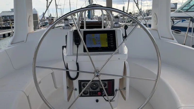 Slide: The Image of Hunter 430 1998 - 4