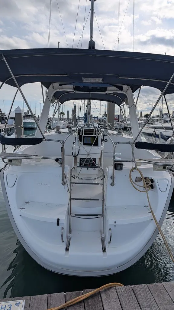 Slide: The Image of Hunter 430 1998 - 48