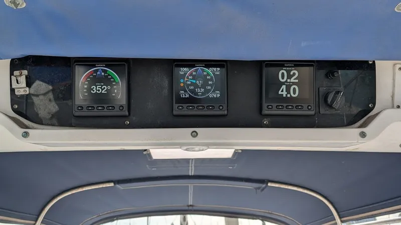 Slide: The Image of Hunter 430 1998 - 50