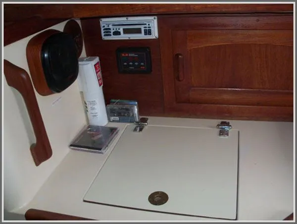 Slide: The Image of Pacific Seacraft Orion 27 1980 - 6