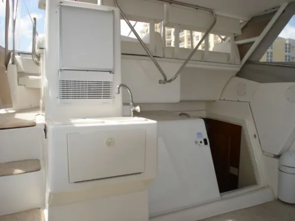 Slide: The Image of Silverton 322 Motor Yacht 1999 - 4