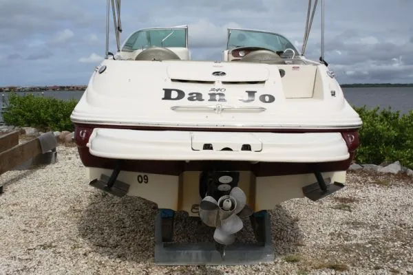 Slide: The Image of Sea Ray Sun Deck 2006 - 2