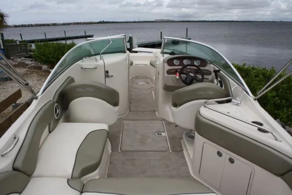 Slide: The Image of Sea Ray Sun Deck 2006 - 5