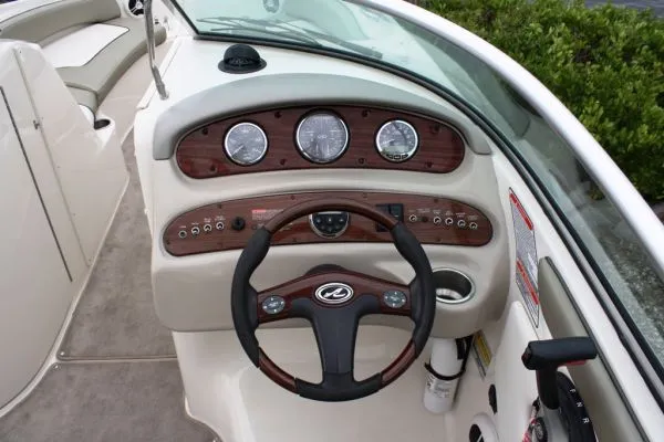 Slide: The Image of Sea Ray Sun Deck 2006 - 6