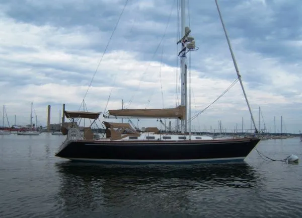 Slide: The Image of Tartan Sloop 1989 - 0