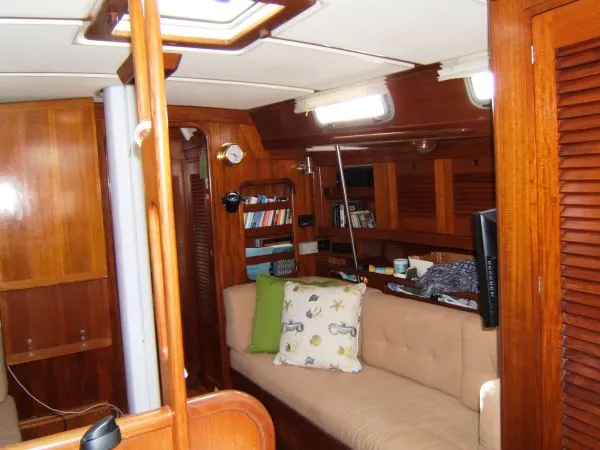 Slide: The Image of Tartan Sloop 1989 - 10