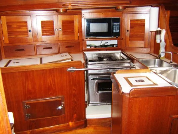Slide: The Image of Tartan Sloop 1989 - 11