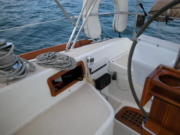 Slide: The Image of Tartan Sloop 1989 - 6