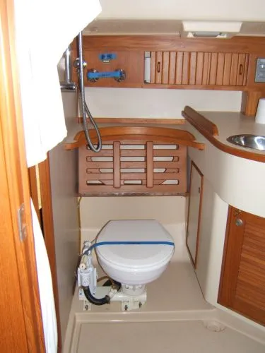 Slide: The Image of Island Packet 420 2000 - 11