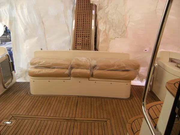 Slide: The Image of Azimut 42 2004 - 1