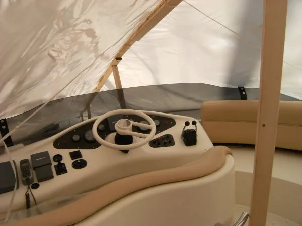 Slide: The Image of Azimut 42 2004 - 2