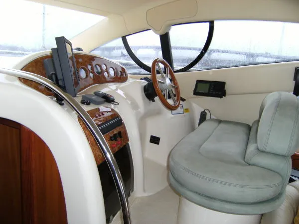 Slide: The Image of Azimut 42 2004 - 3
