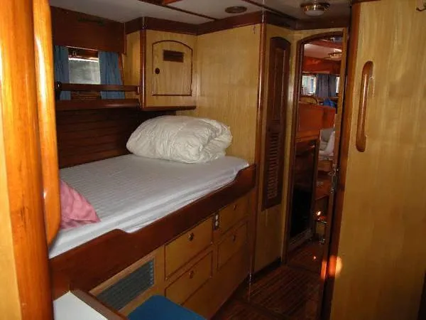 Slide: The Image of Little Harbor Centerboard Stoway Sloop 1982 - 5