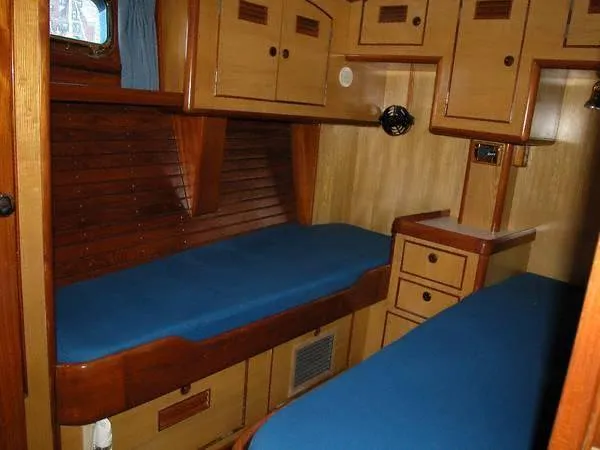 Slide: The Image of Little Harbor Centerboard Stoway Sloop 1982 - 6
