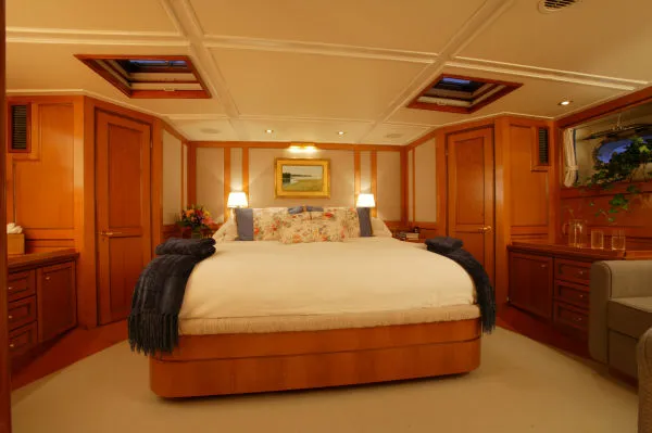 Slide: The Image of Picchiotti S&S Keel Centerboard Ketch 1986 - 8