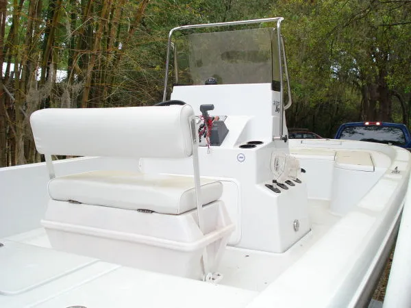 Slide: The Image of Wellcraft 215 Bay 2006 - 3