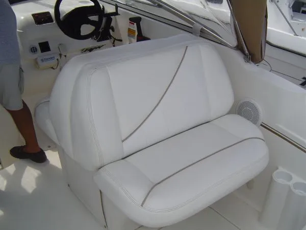 Slide: The Image of Larson Cabrio 254 2001 - 11