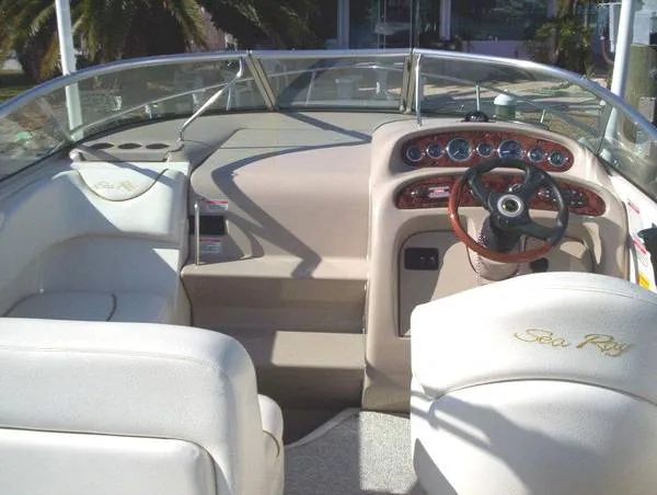 Slide: The Image of Sea Ray 240 2002 - 2