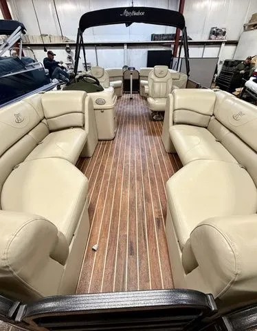 Slide: The Image of Misty Harbor Biscayne 2285 CU 2018 - 3