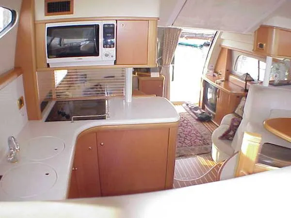 Slide: The Image of Sealine T51 1999 - 3