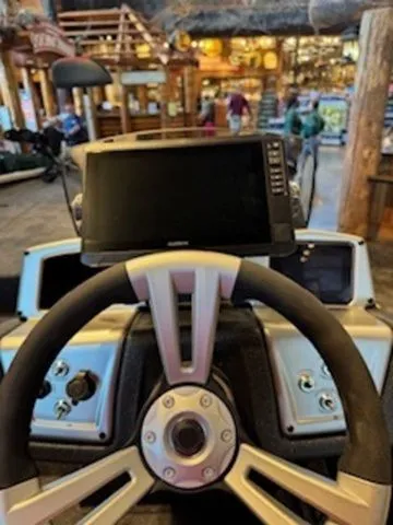 Slide: The Image of Tracker Savage 215 2025 - 24