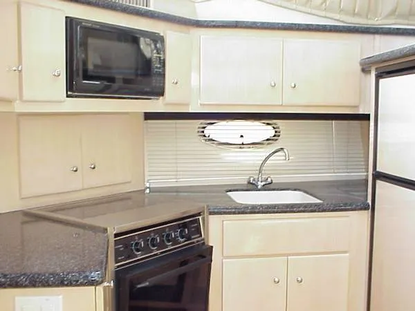 Slide: The Image of Carver Yachts 406 Motor Yacht 2000 - 3