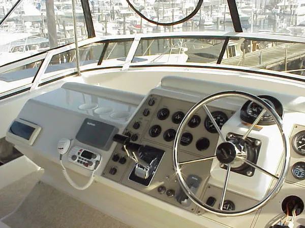 Slide: The Image of Carver Yachts 406 Motor Yacht 2000 - 7
