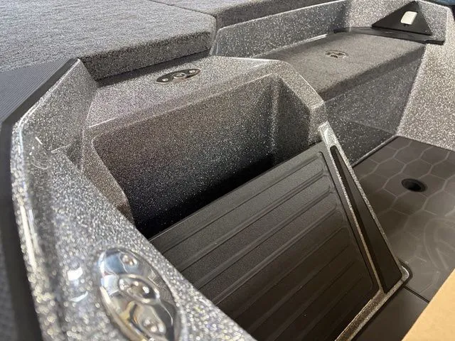 Slide: The Image of Ranger Z520 2026 - 27