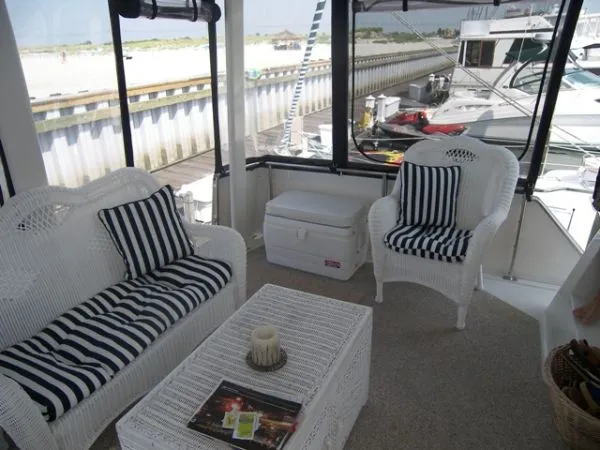 Slide: The Image of Carver Yachts Motor Yacht 1998 - 9