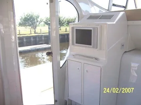 Slide: The Image of Carver Yachts cockpit motor yacht 2002 - 6