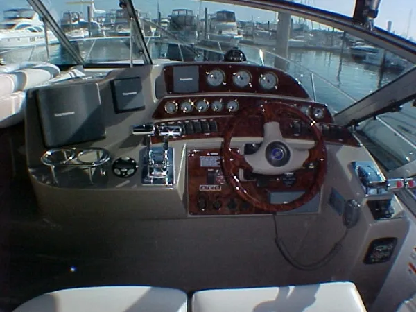 Slide: The Image of Four Winns 378 Vista 2003 - 3