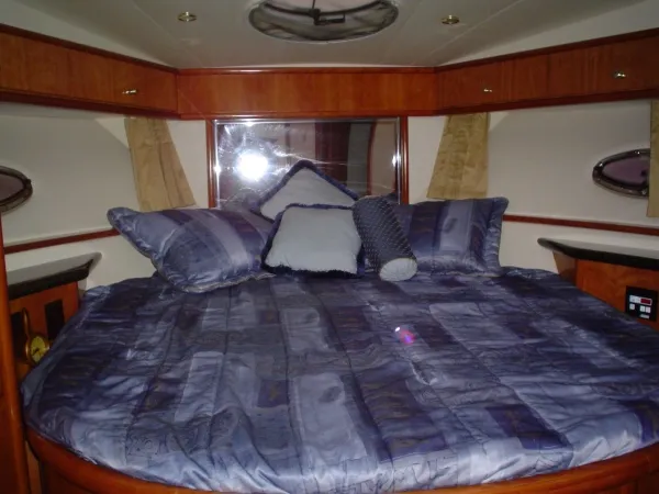 Slide: The Image of Carver Yachts SEDAN BRIDGE 2002 - 7