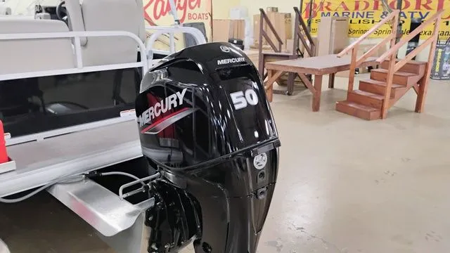 Slide: The Image of Sun Tracker Party Barge 16 DLX 2025 - 8