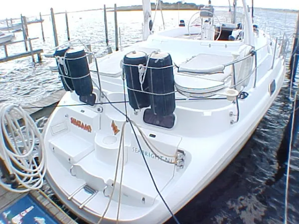 Slide: The Image of Hunter 450 Passage 1999 - 2