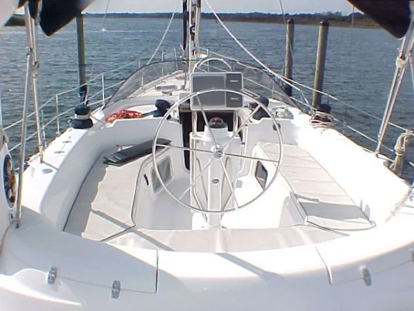 Slide: The Image of Hunter 450 Passage 1999 - 5