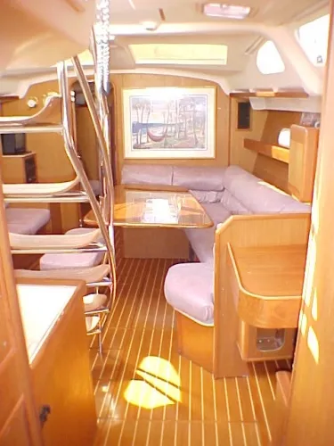 Slide: The Image of Hunter 450 Passage 1999 - 8