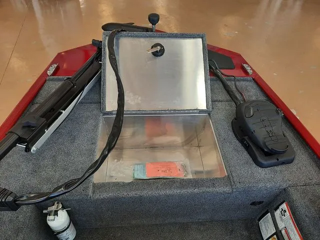 Slide: The Image of Tracker Panfish 17 2025 - 14