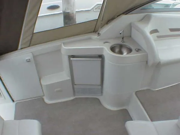 Slide: The Image of Formula 31 Performance Cruiser 2001 - 3