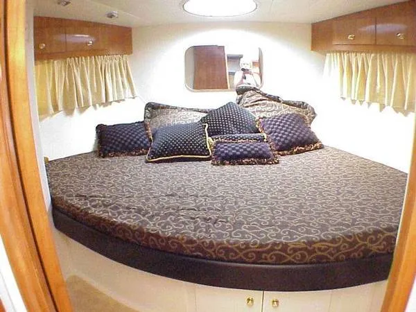 Slide: The Image of Carver Yachts 346 Motor Yacht 2002 - 2