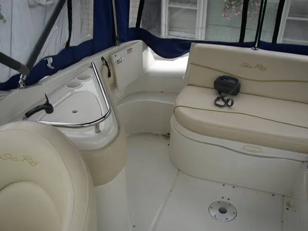 Slide: The Image of Sea Ray 240 Sundeck 2001 - 1