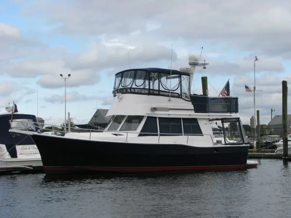 Slide: The Image of Mainship 390 Fast Trawler 2002 - 2