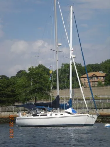 Slide: The Image of Catalina 34 Tall Rig 1987 - 3