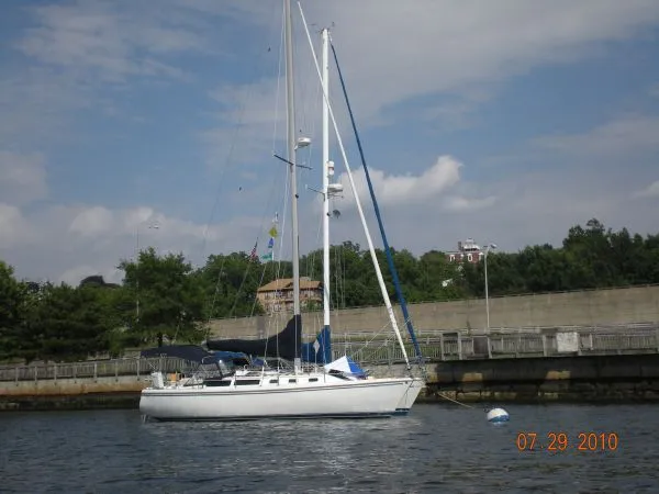 Slide: The Image of Catalina 34 Tall Rig 1987 - 4