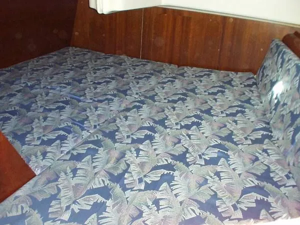 Slide: The Image of Beneteau 382 1997 - 4