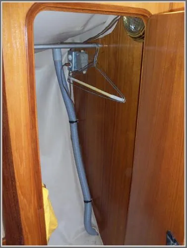 Slide: The Image of Beneteau Oceanis 390 1988 - 11