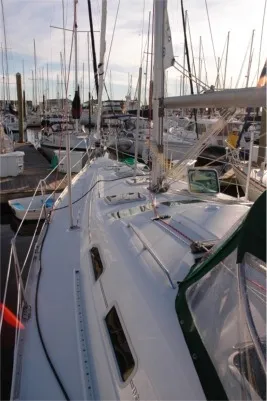 Slide: The Image of Beneteau 393 2005 - 9