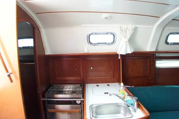 Slide: The Image of Beneteau 311 2000 - 4